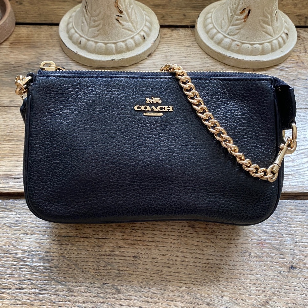 [Coach] Nolita 19 Wristlet Black Pebbled Leather